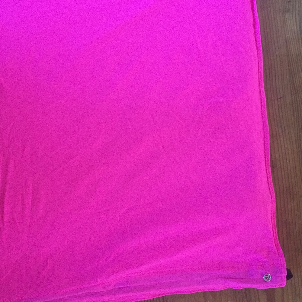 Lululemon Neon Punk square scarf